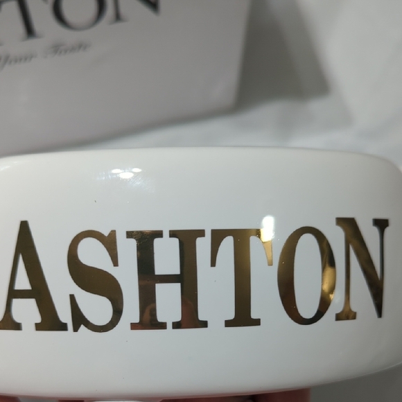 White and Gold Ceramic ASHTON CIGAR Ashtray.. Amazing And New!!! - Picture 7 of 10